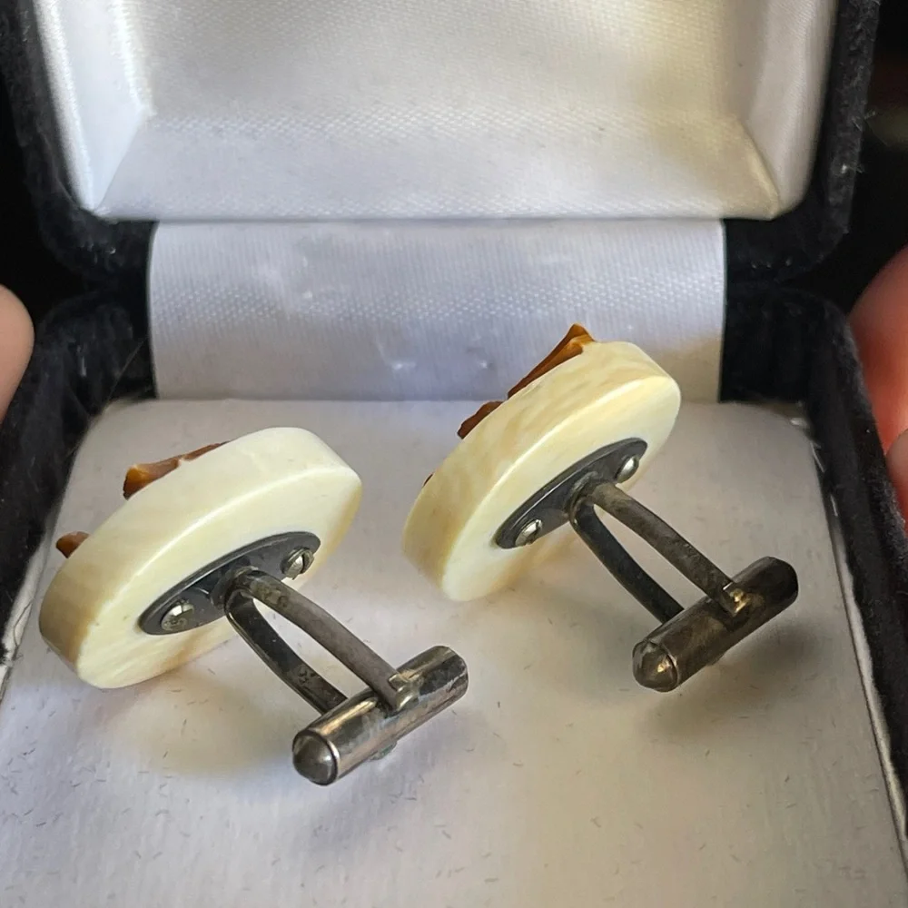 Vintage Oval Sardonyx Shell Carved Pegasus Cameo Cufflinks in Cream and Caramel